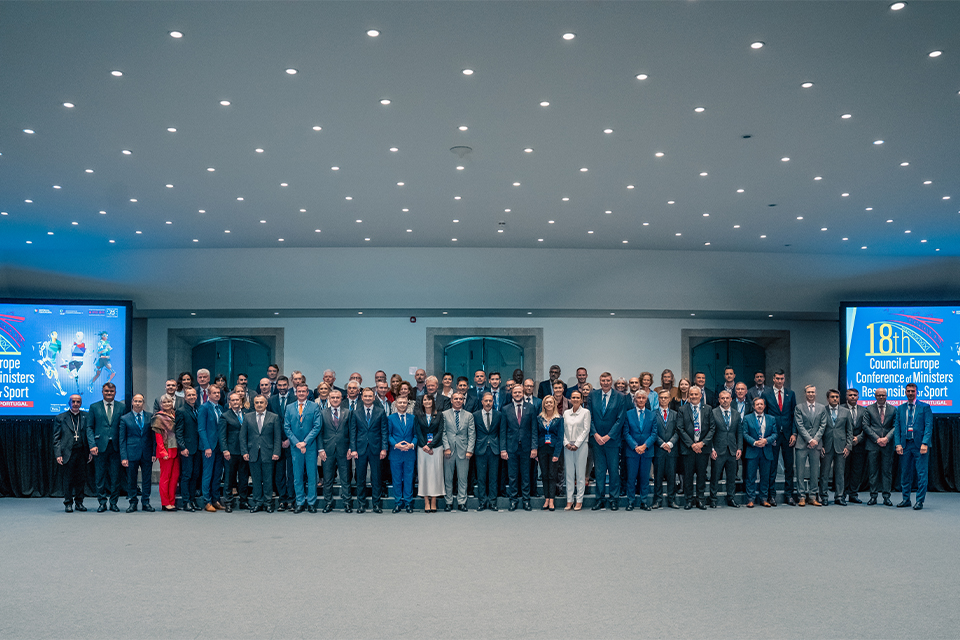 Foto de grupo da 18.ª Conferência do Conselho da Europa dos Ministros responsáveis pelo Desporto